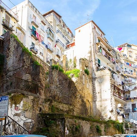 Vecchia Napoli - Santa Lucia Apartment Luaran gambar